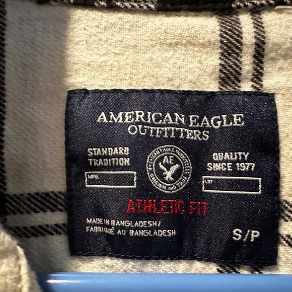 American Eagles Athletic Fit Size Small Flannel - Picture 5 of 5